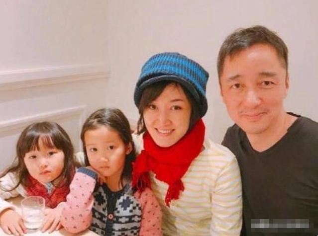 赵子琪晒童年家庭合影,赵子琪生活照曝光