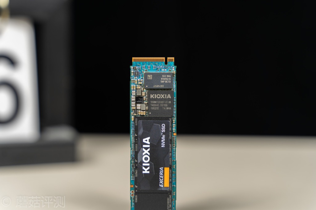 sata固态硬盘铠侠tc10评测,铠侠rc20500g固态硬盘评测