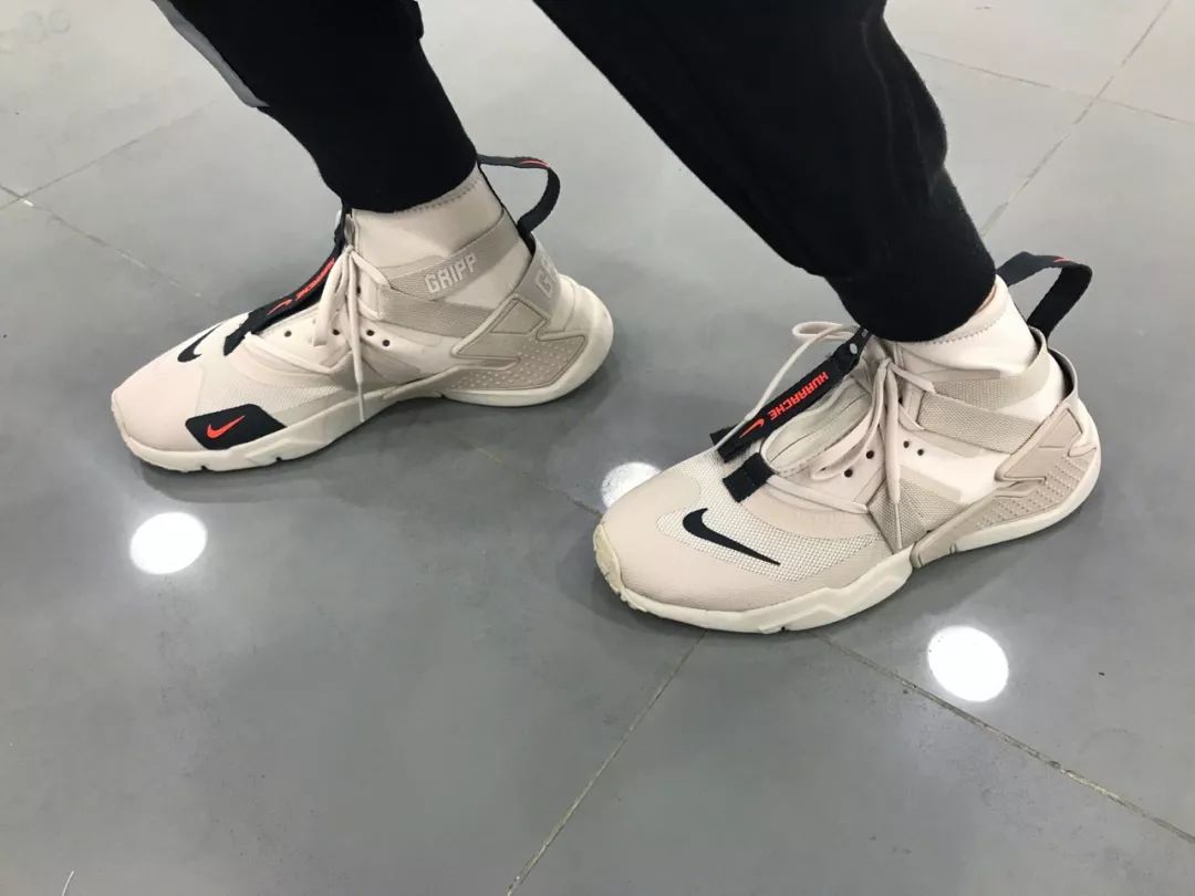 人生处处是陷阱万分小心,人生处处有坑我们要擦亮双眼