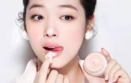 化妆使用气垫的正确步骤顺序,化妆的正确步骤顺序水乳霜精华