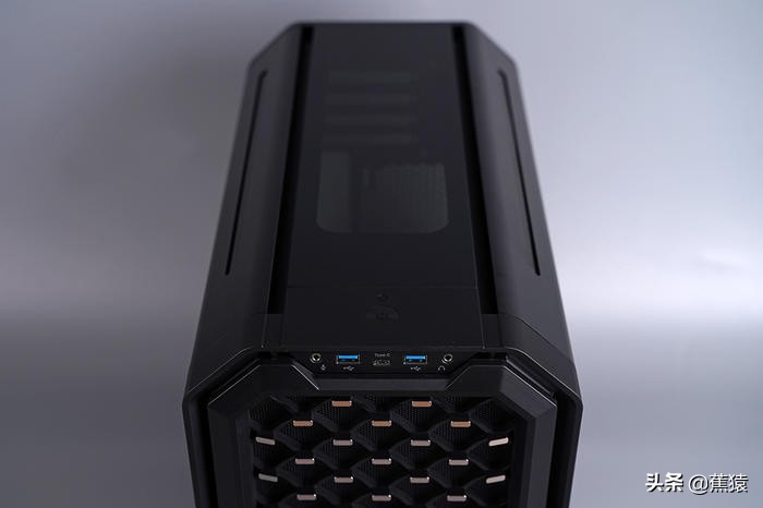 安钛克CUBEDRAK装机展示,11700+ROGB560-G+3080TI