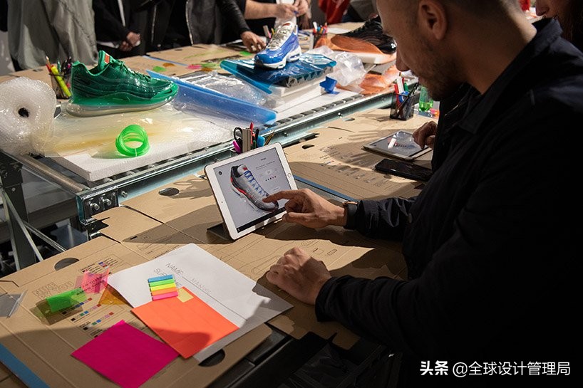 耐克设计师在米兰定制车间首次推出NikeAirMax