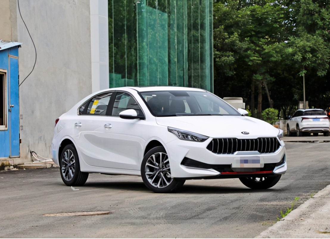 1.4t油耗和1.6l一样吗,起亚k3和日产轩逸谁省油