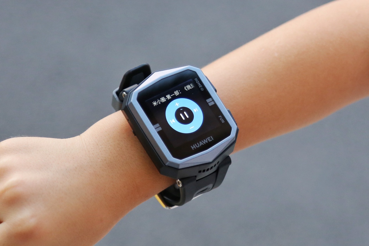 9重精确定位孩子的贴身守护者，华为儿童手表3X体验