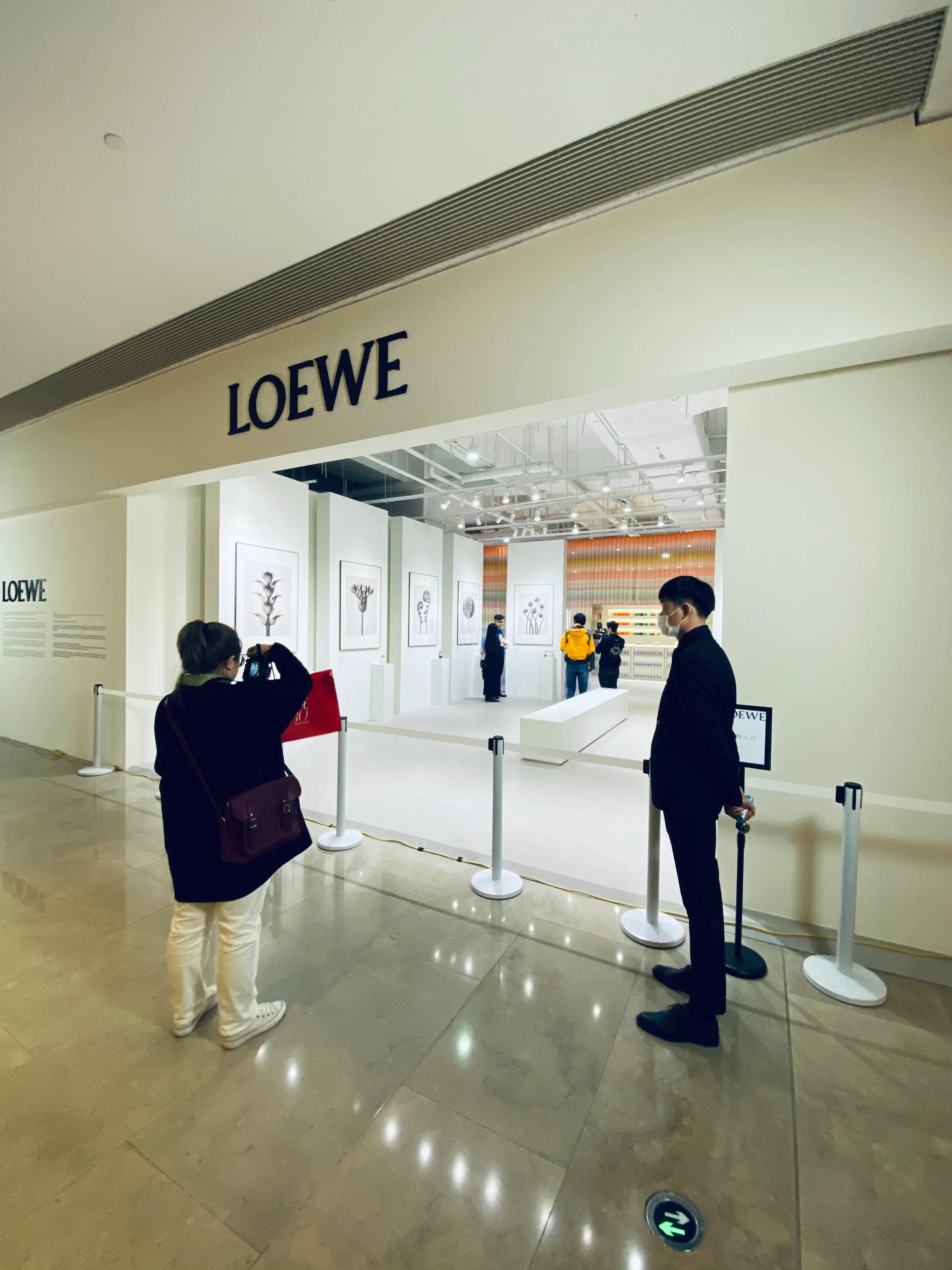 涓婃捣闈欏畨鍢夐噷涓績鏀荤暐,涓婃捣闈欏畨鍢夐噷涓績鍟嗗満