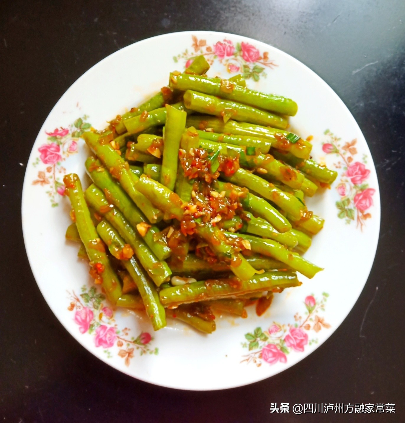 豇豆青椒凉拌做法,凉拌豇豆如何又绿又脆