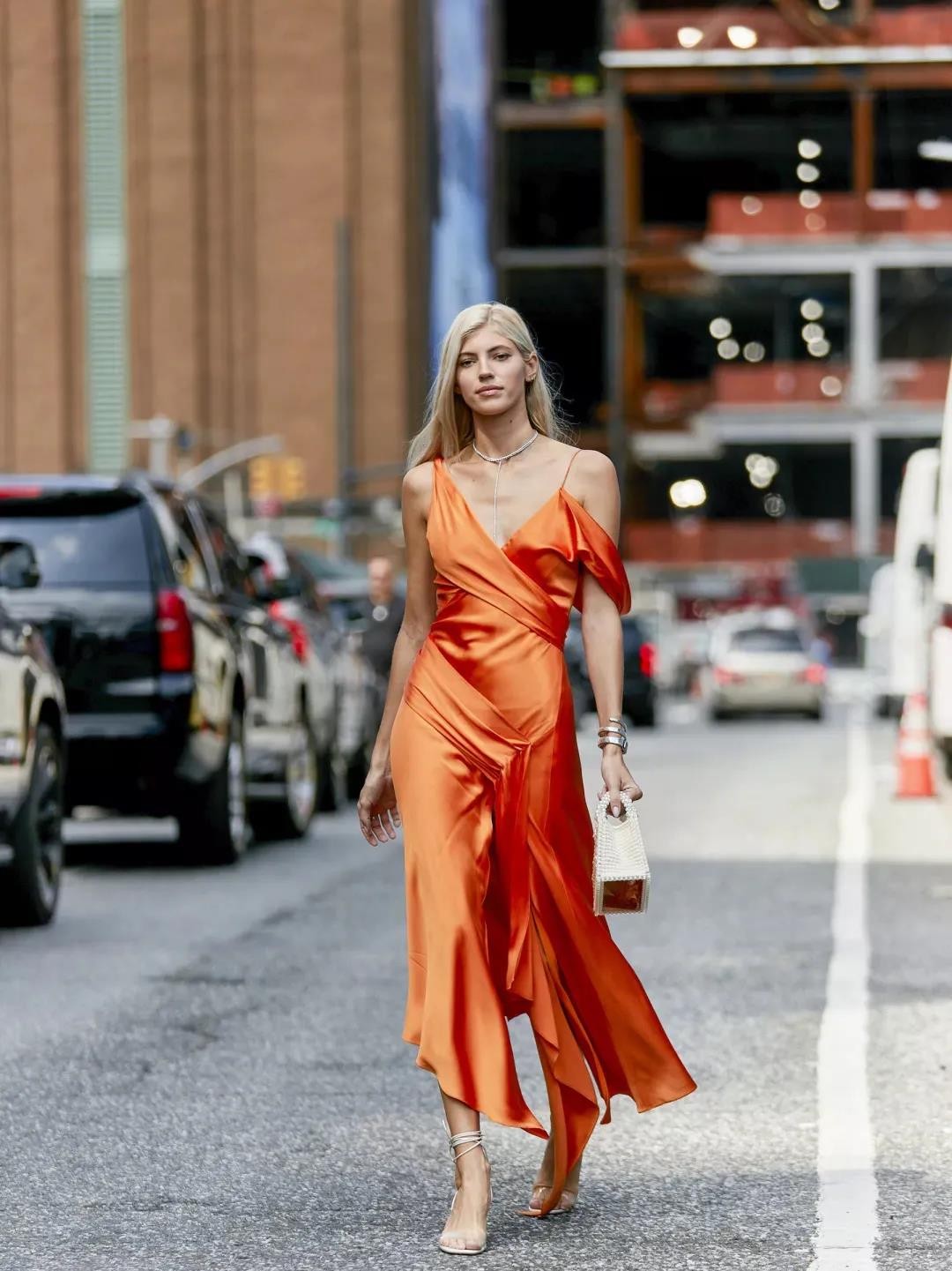 hanerjiav领褶皱碎花连衣裙,今年最流行高级感的碎花连衣裙