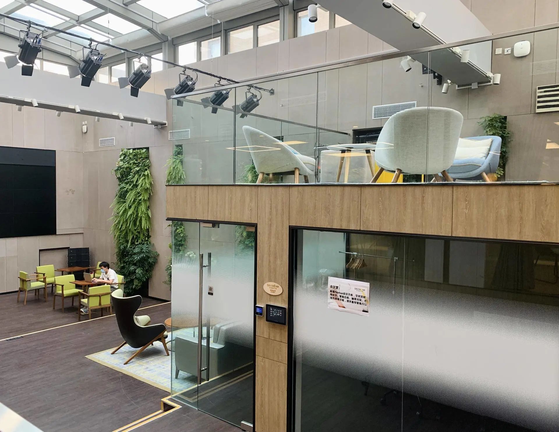 倒闭、空置、流血上市，共享办公还能撑多久？