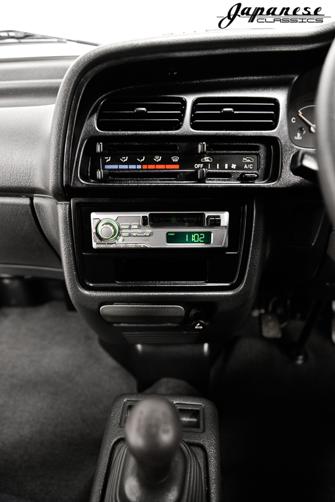 谁说面包车都得破破烂烂？这台93年二手铃木开瑞就精致的让人喜欢