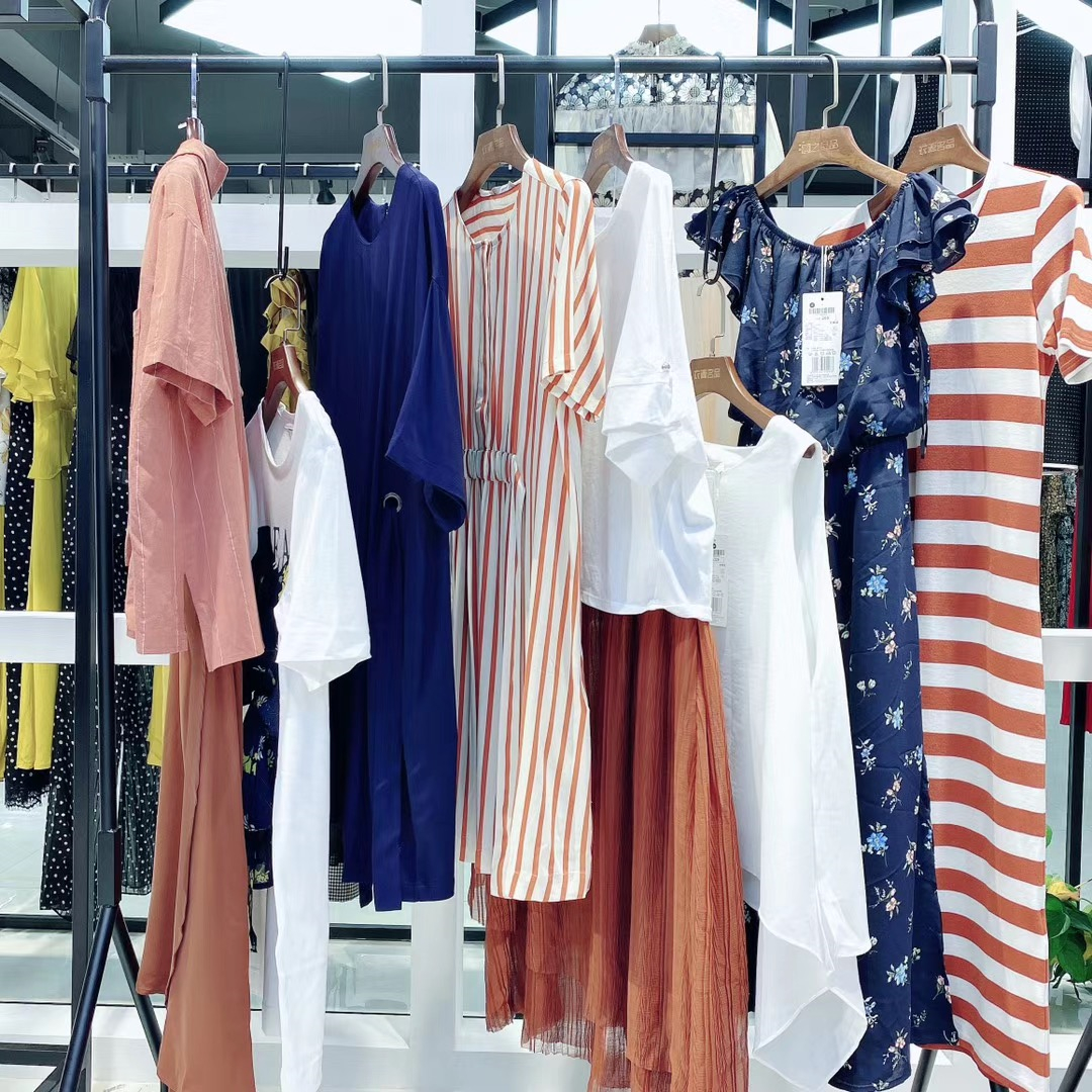 欧时力精品女装店铺,高端品牌欧时力女装库存折扣店