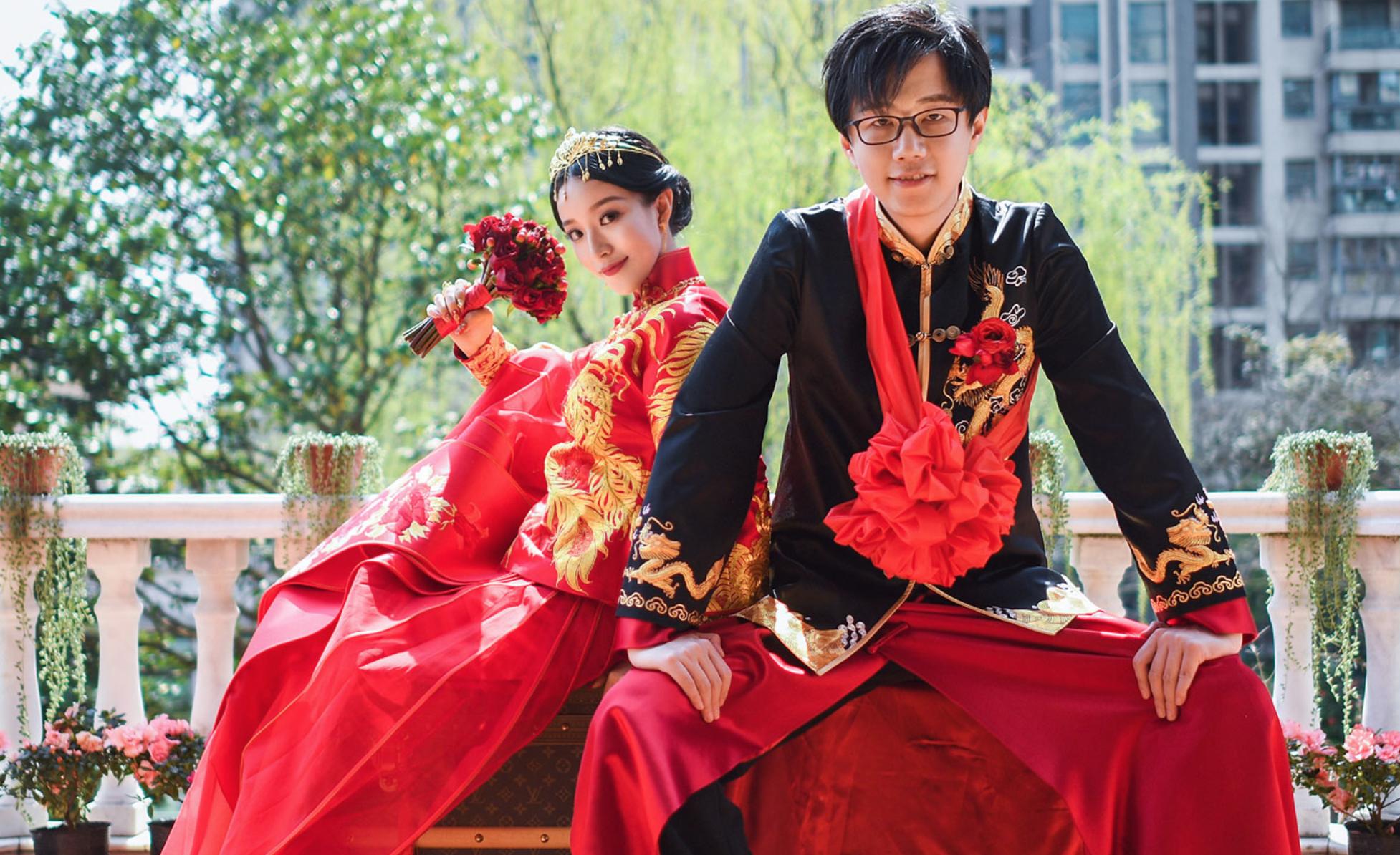 王思聪送酒神的劳斯莱斯是哪款,酒神王思聪婚礼送劳斯莱斯