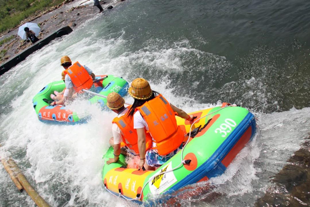 峡谷漂流推荐一个避暑圣地,金丝峡漂流和溶洞漂流哪个好玩