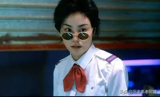 空姐为啥要漂亮,空姐被乘客说长得真漂亮