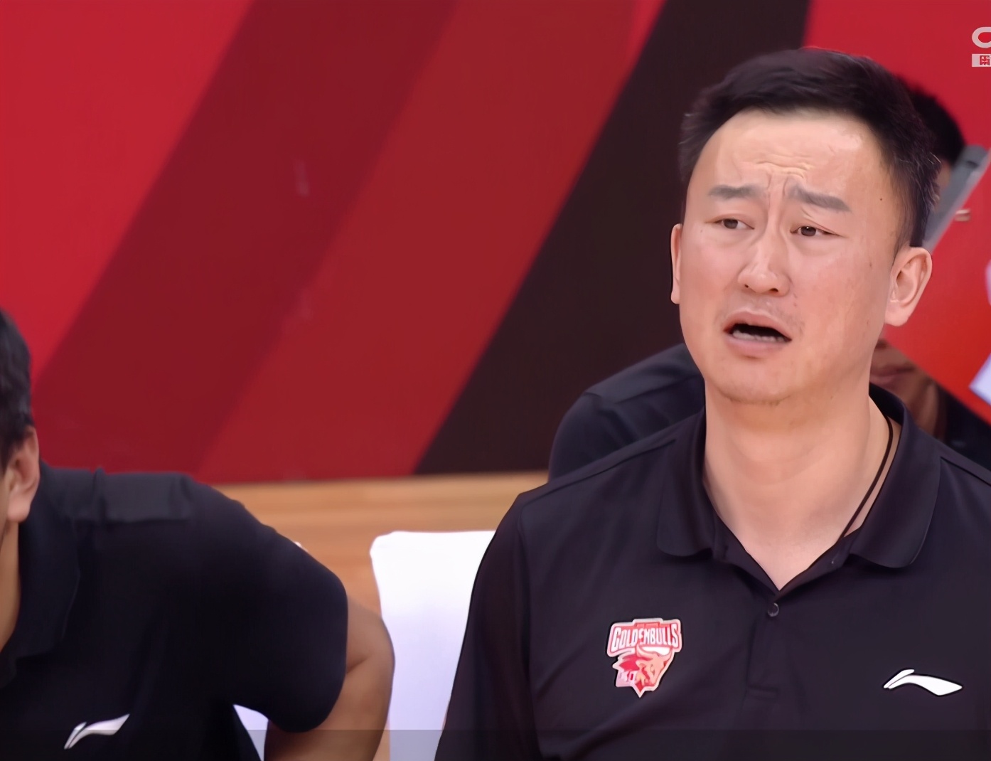 鐢风涓栭璧涘惔鍓嶈鑲樺嚮鍑鸿,鍚村墠琚槗寤鸿仈鑲樺嚮鍙椾激浜嗗悧