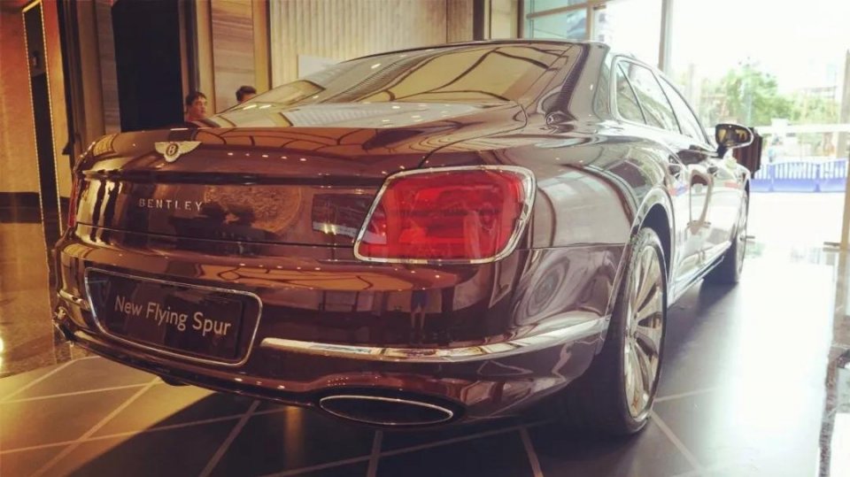 全新宾利飞驰体验,第一代宾利飞驰极速版