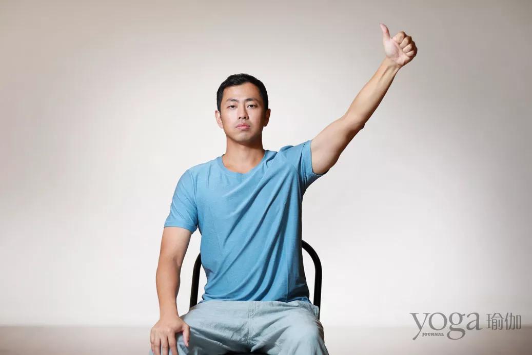 王昱珩水哥眼睛,水哥王昱珩牙齿矫正