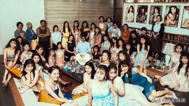 《全裸导演2》：网飞尺度最大的神剧回归，日本成人片帝王消亡史