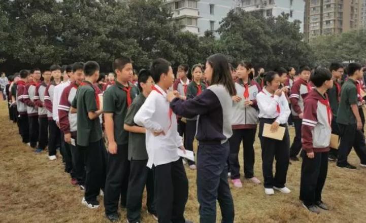 985的天坑专业找不到工作,天坑专业985女大学生