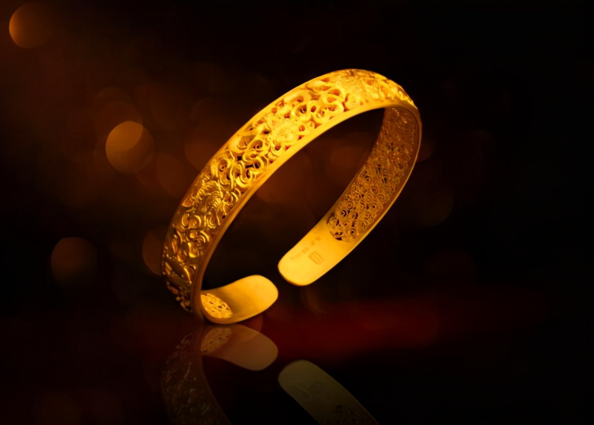 光面手镯与古法手镯有什么区别,古法手镯与普通手镯价格相差多少