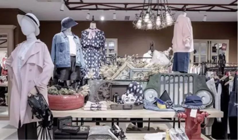 盘点阿依莲那些年夏季流行款式,阿依莲衣服测评