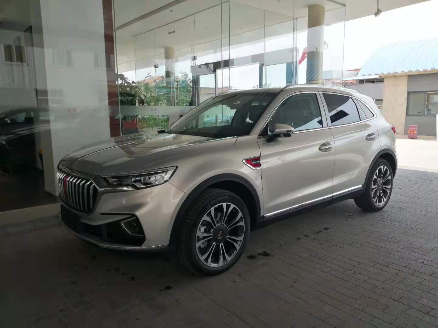 2025年瑞虎3,07年老瑞虎3