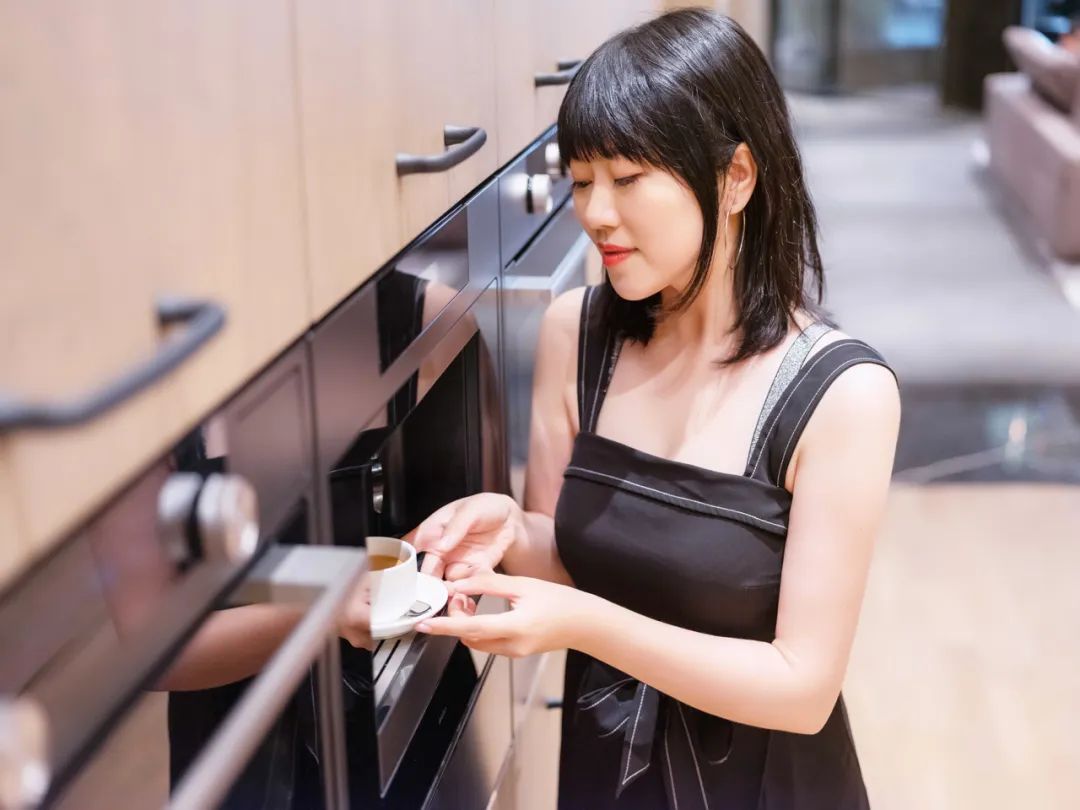 家要有人住才有灵气,家应该有两个繁华都市的栖身之所