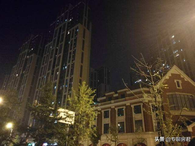 中国空置房够多少人居住,大量房屋空置穷人却买不起