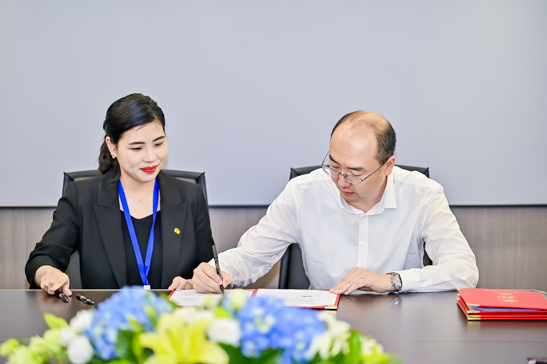 千万级“抢人大战”，龙记的布局你看懂了么？