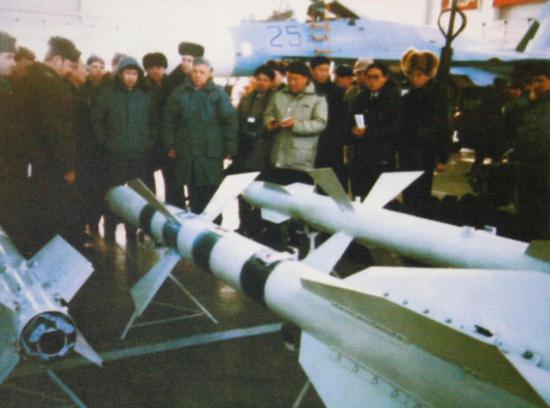 中国歼10a战斗机和以色列狮式对比,歼10和以色列幼狮的关系