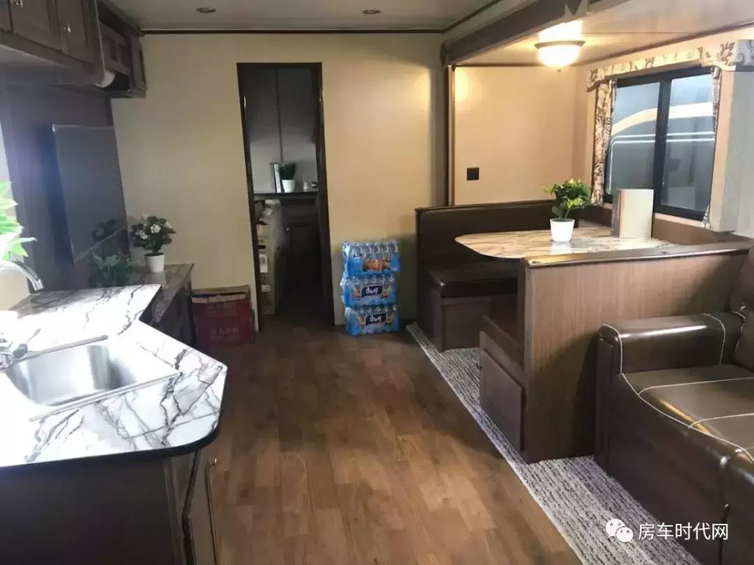 爱旅豪华双套间版拖挂房车,爱旅490拖挂式房车