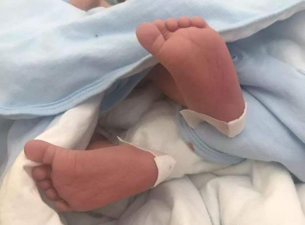 足跟血和听力筛查都是出生几天做,宝宝出生足底血查什么