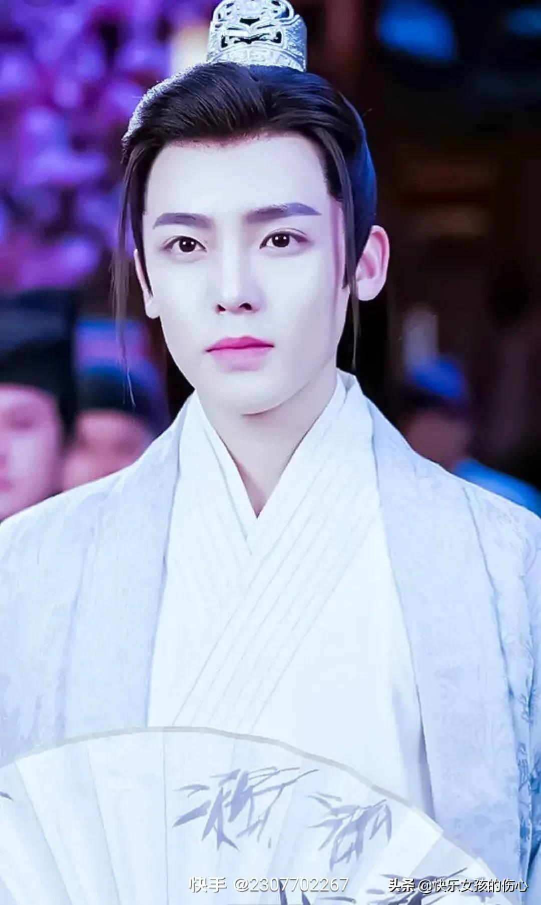 形容古代男子帅气有魅力的句子,描写古代男子气质优雅的句子