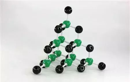 800块钱买莫桑钻,800元一克拉的莫桑钻