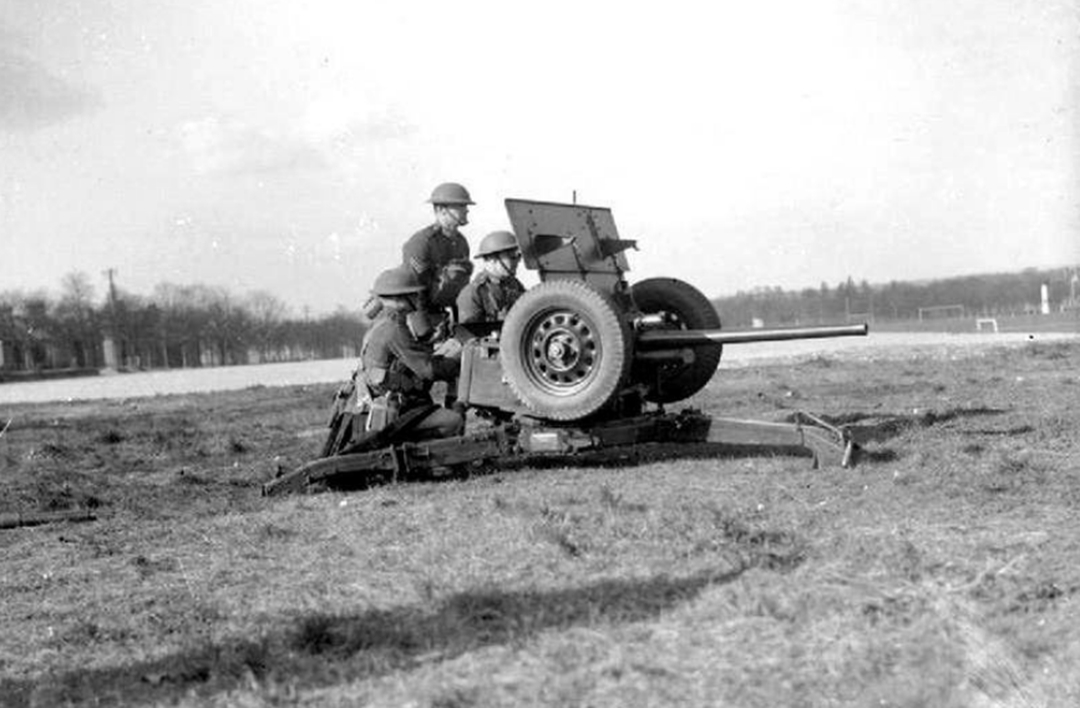 45毫米反坦克炮合集,47mm反坦克炮对战虎式坦克