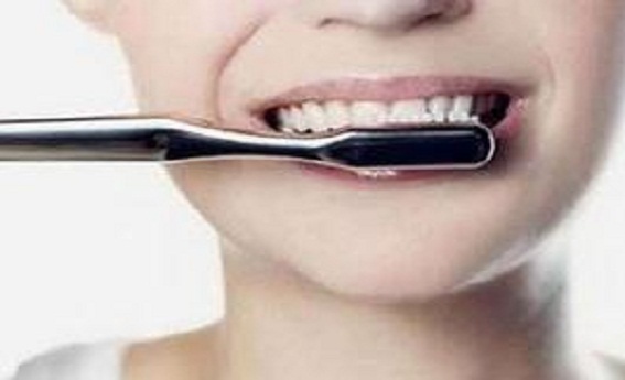 牙龈刷牙出血吃啥药,牙龈出血刷牙出血用什么牙膏