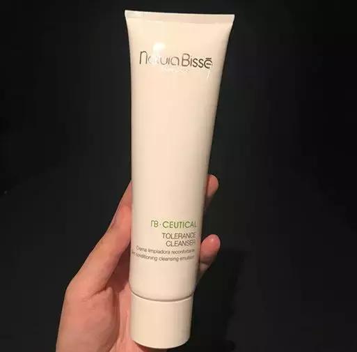 出油长痘怎么治,混油皮祛红痘用什么面膜