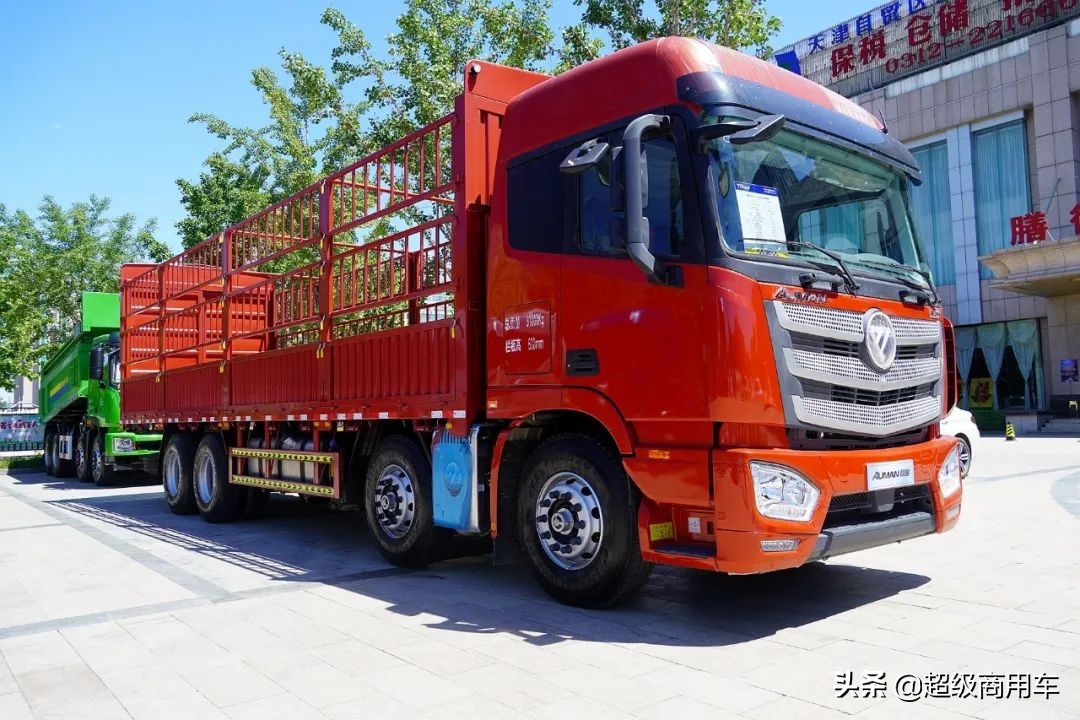 前桥打孔福康国*4六**40马力欧曼EST8x4高栏载货车