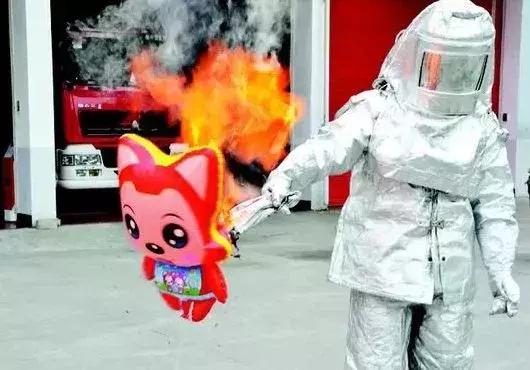 水晶泥、水宝宝,家长可千万别再给宝宝买这种危险的玩具了