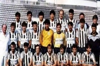 足球史上金色轰炸机,上海柳海光足球告别赛