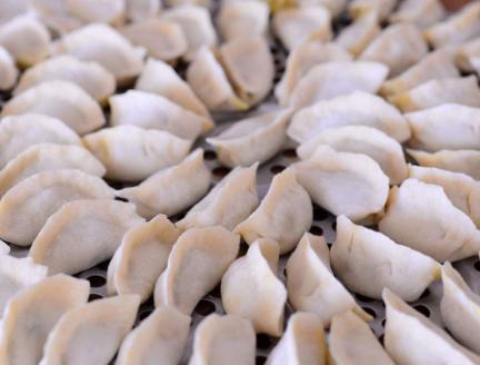 怎样调肉馅才会鲜嫩多汁,调肉馅的调料配方