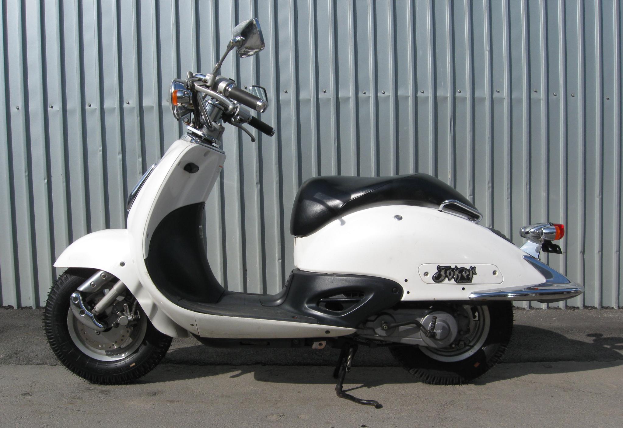 经典情怀本田踏板车,本田海外经典跨界踏板车