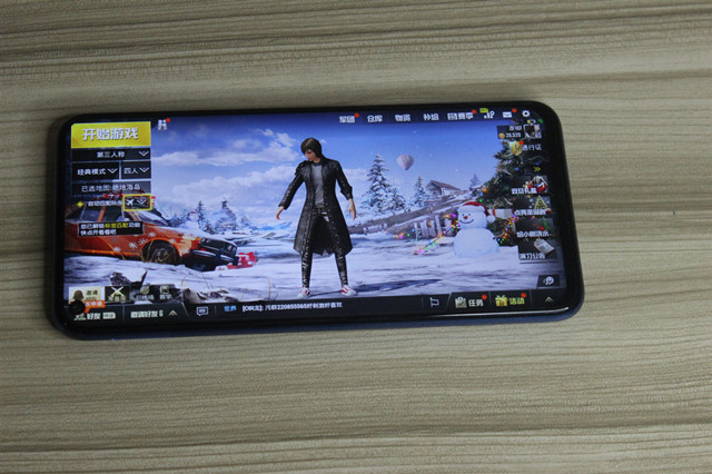 荣耀V20“自杀式”实战评测《王者荣耀》《刺激战场》特效全开