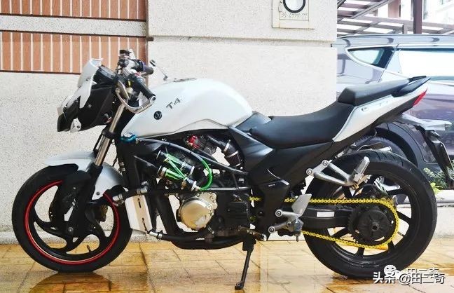 19款SYM新车发布，搭载ZXR400引擎，超炫涡*大轮**灯指纹启动