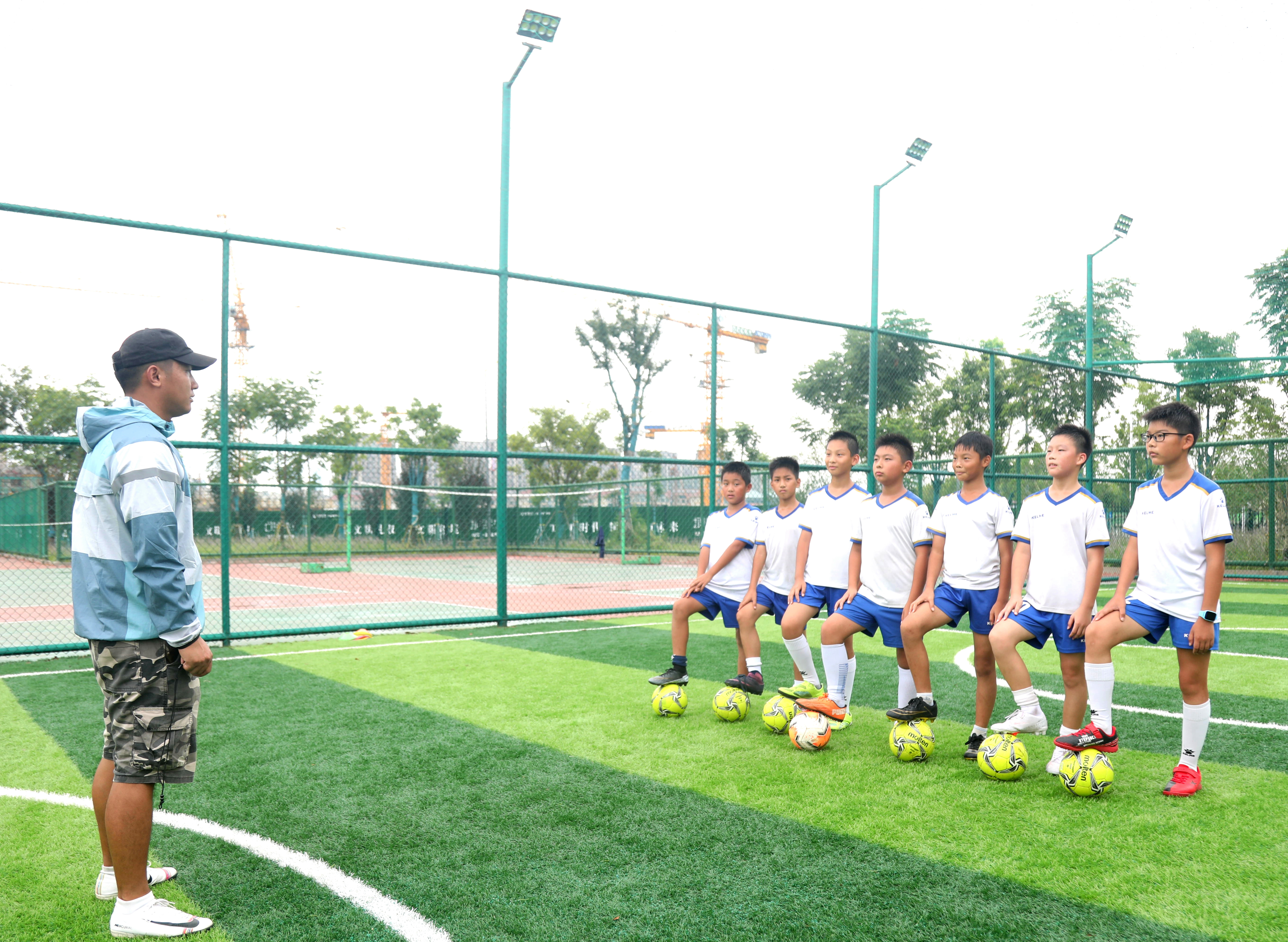 足球小将训练汗如雨下,足球小将汗如雨下