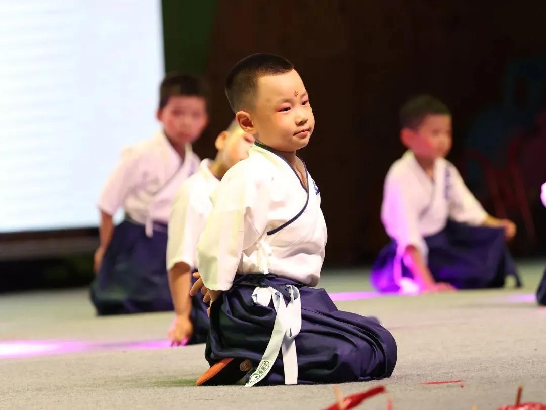 剑阁县鼓楼幼儿园庆祝中国*产党共**成立100周年暨毕业典礼文艺汇演