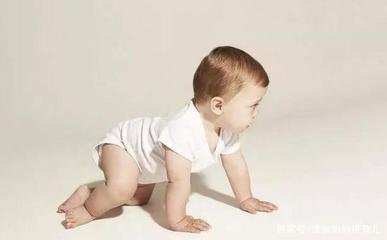 新生儿小腿弯曲脚内翻,新生儿小腿弯怎么矫正