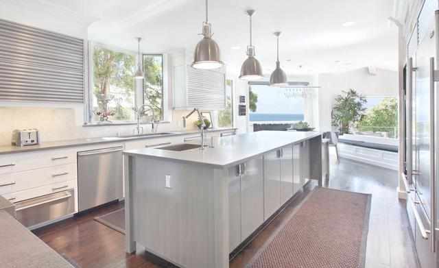 下雨屋里有潮味怎么办,下雨天房间怎么有很难闻的味道