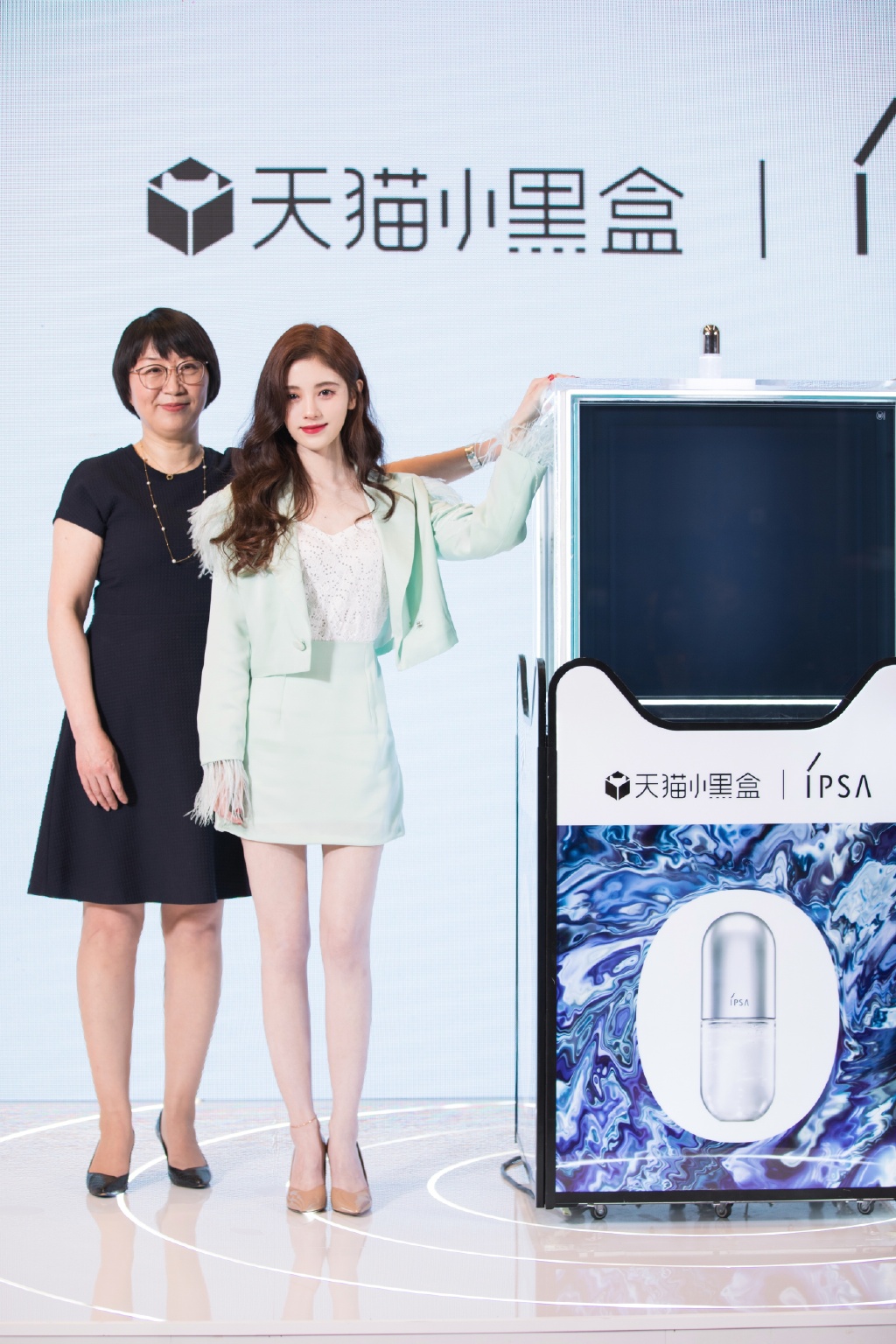 鞠婧祎月光之下请相爱红色蝴蝶结,鞠婧祎的同款蝴蝶结连衣裙图片