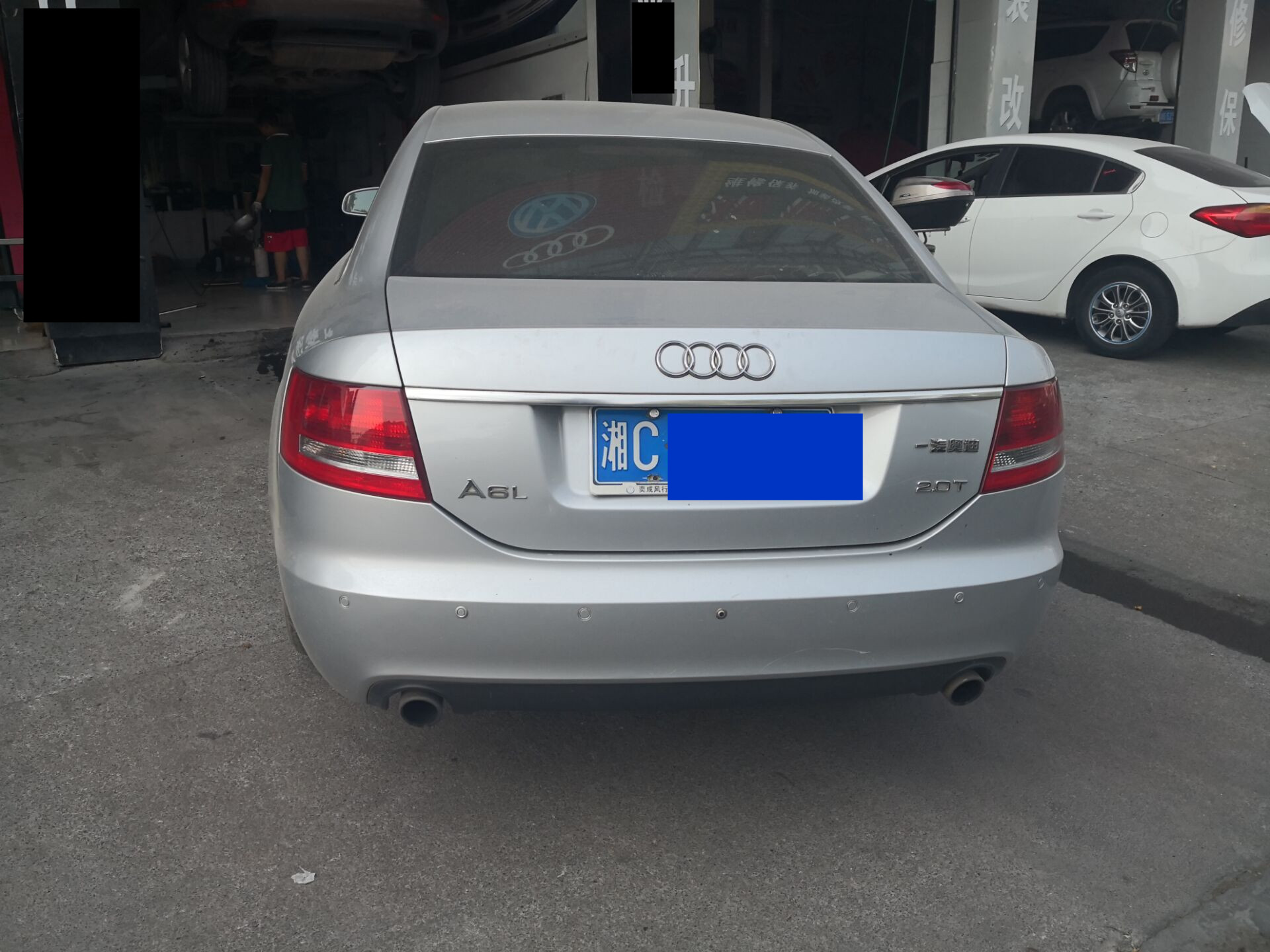 奥迪a6l2.0t气门油封烧机油,老款奥迪a6l2.0烧机油怎么解决