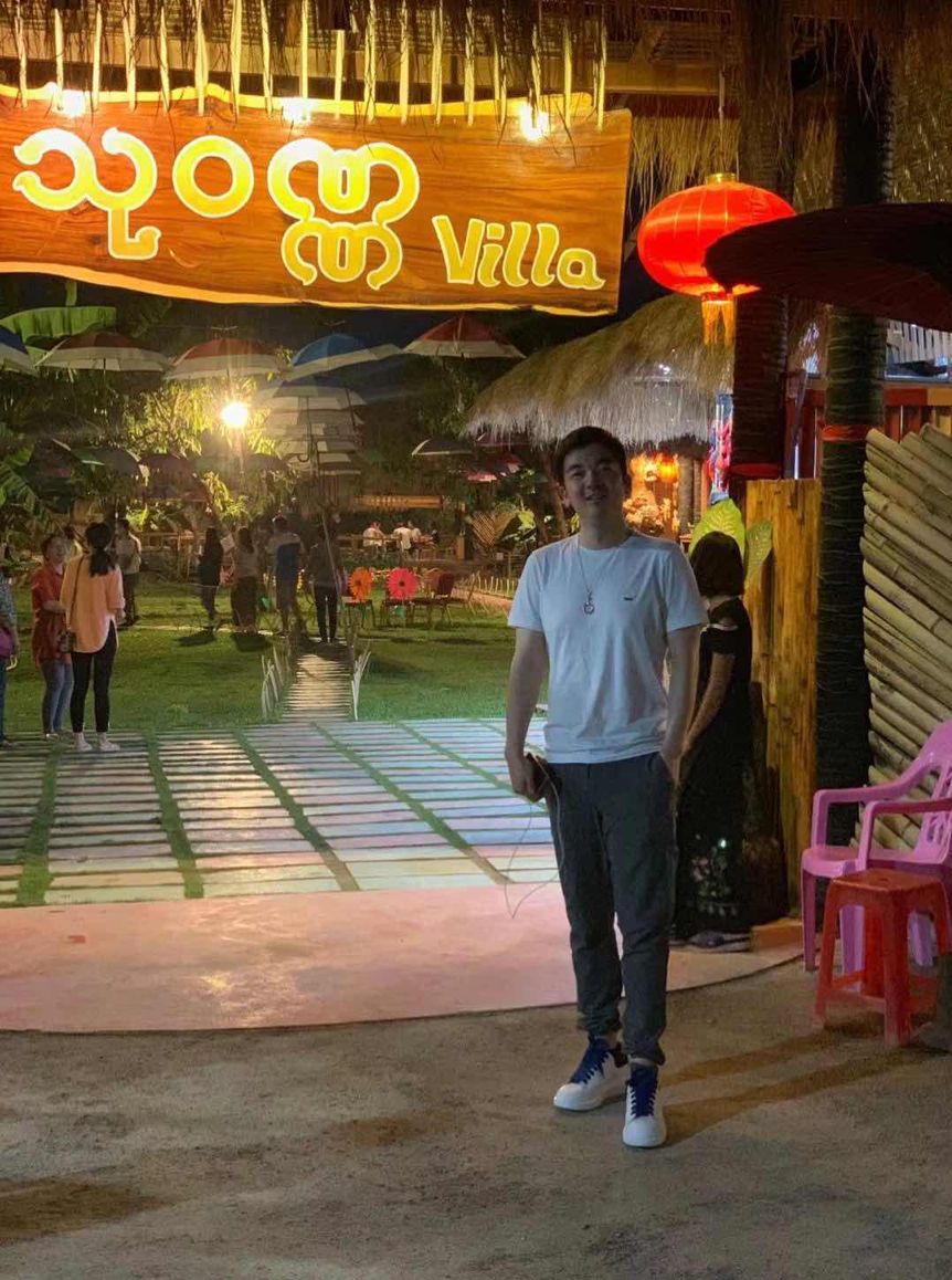 留学生美国做生意,留学生直播卖货